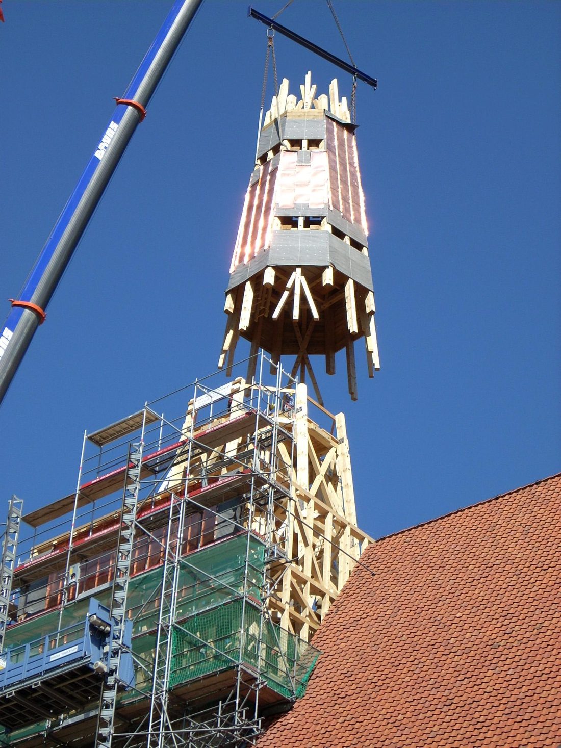 Fertige Kirchturmspitze von Holzbau Schröder